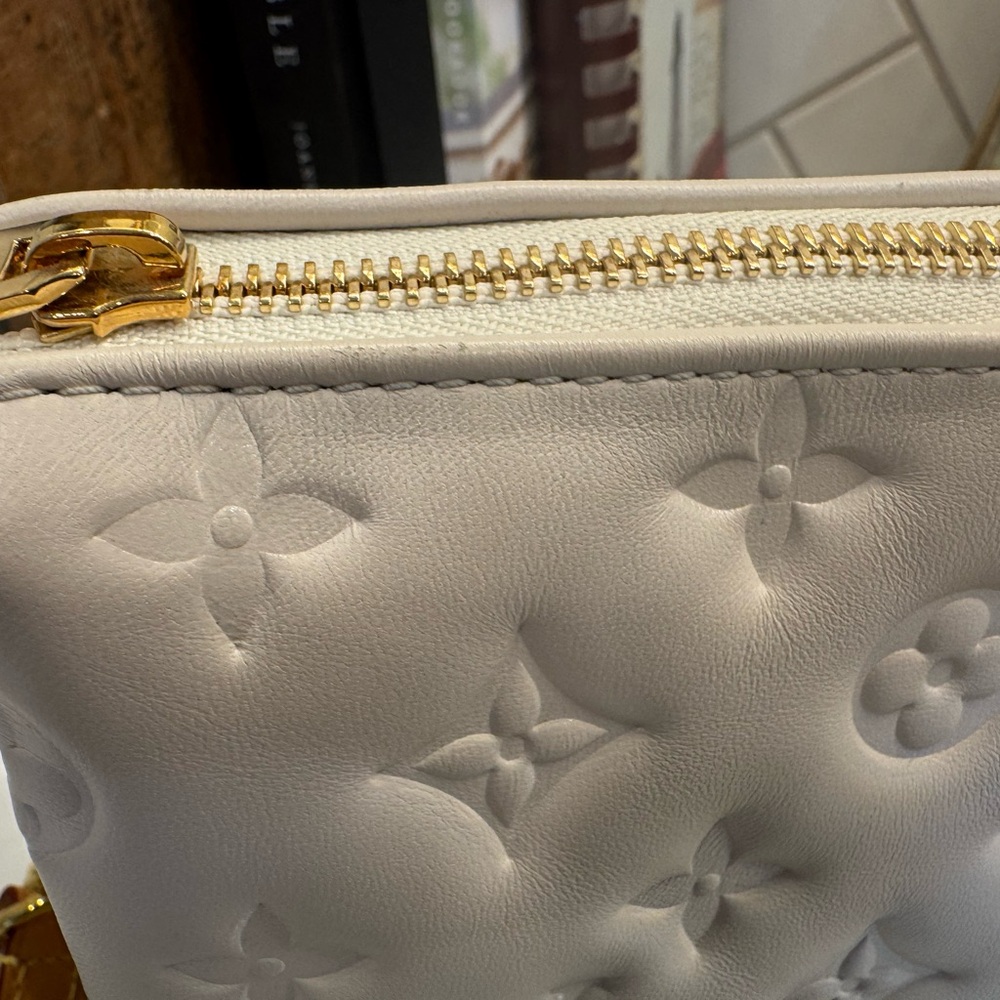 Louis Vuitton Coussin PM - Picture 8 of 13